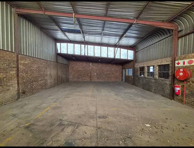 172M² WAREHOUSE TO LET IN WADEVILLE